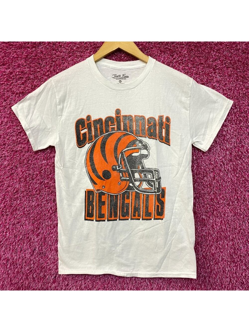 Junk Food Clothing NFL Cincinnati Bengals Helmet Logo T-Shirt XS